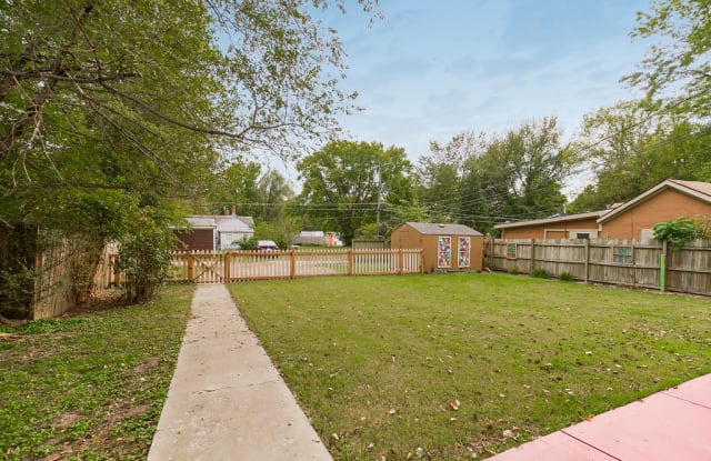 827 Osage Street - 827 Osage Street, Leavenworth, KS 66048