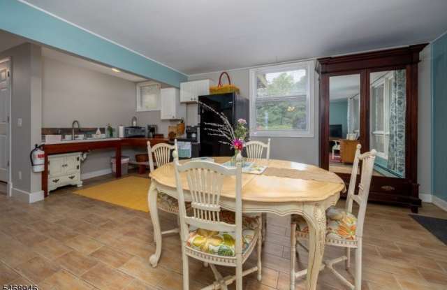 49 E Shore Dr Gallery 4