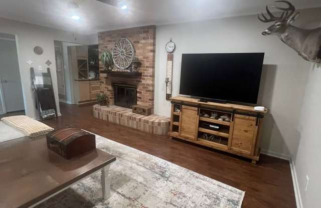 MID TERM RENTAL Gallery 3