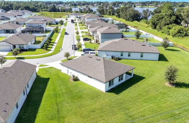 Newer built 3 bed 2 bath home Gallery 4