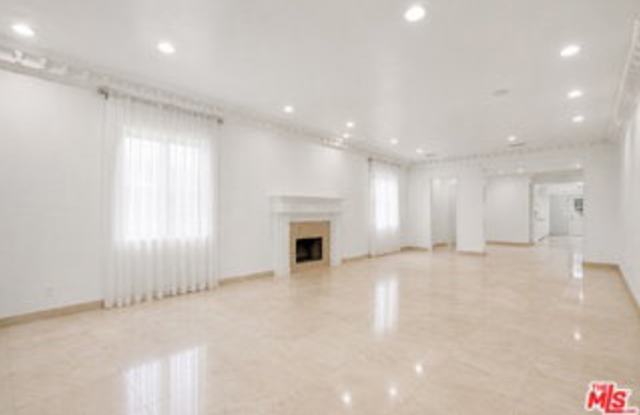 482 South Sherbourne Drive Gallery 4