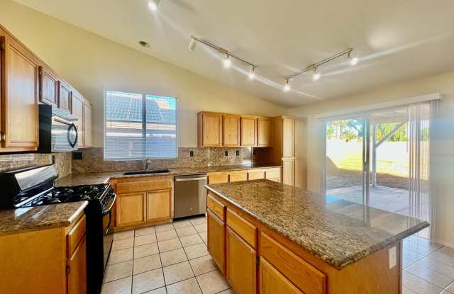 AVAILABLE NOW!! LOVELY 3-bedroom 2 bath Home in Indio! - 49312 Violet Street, Indio, CA 92201