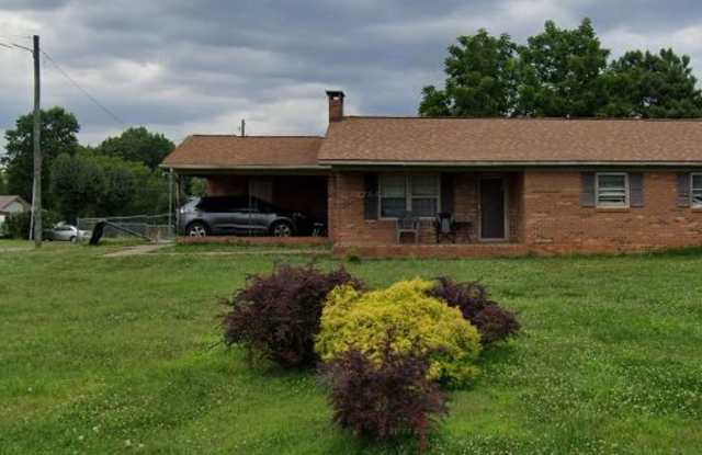 3 bedroom 2 bathroom house available with large lawn! photos photos