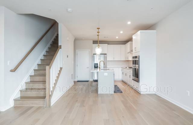 43560 Centergate Dr Gallery 4