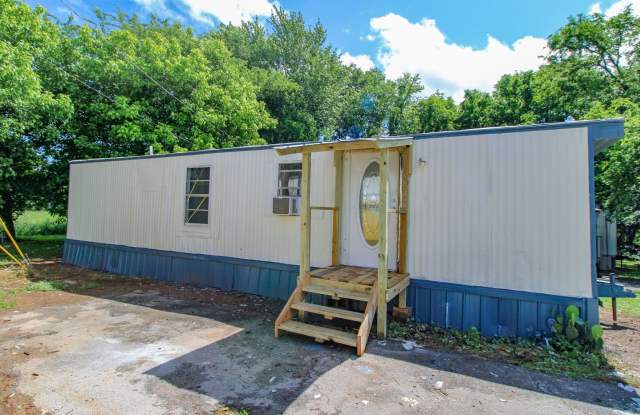 Comfortable Living in a Prime Fayetteville Location! photos photos Comfortable Living in a Prime Fayetteville Location! photos photos