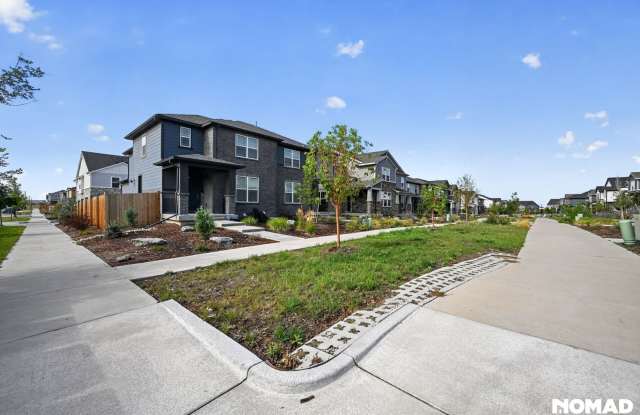 Spacious 3BR House in Aurora Gallery 4