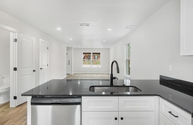 Brand New, Modern, and Ready for You in Temple, TX! Gallery 3