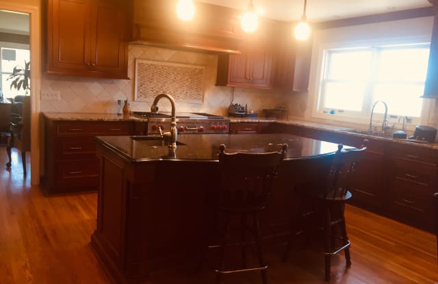 6995 Mariann Dr - 6995 Mariann Drive, Eden Prairie, MN 55346