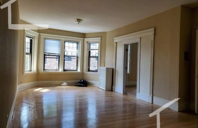 Longwood 3-Bed w/heat - 109 Saint Paul Street, Brookline, MA 02446