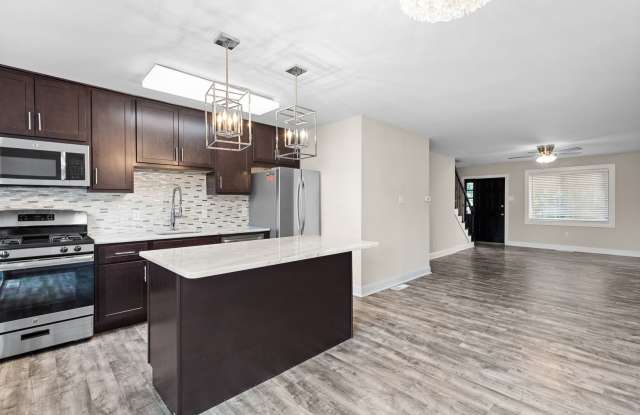 550 S. Clay photos photos