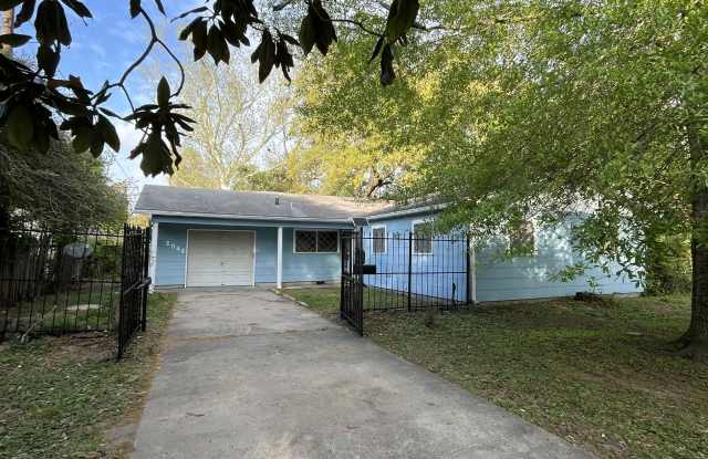 2048 Oak Ave photos photos