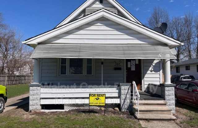 1312 W 18th St photos photos