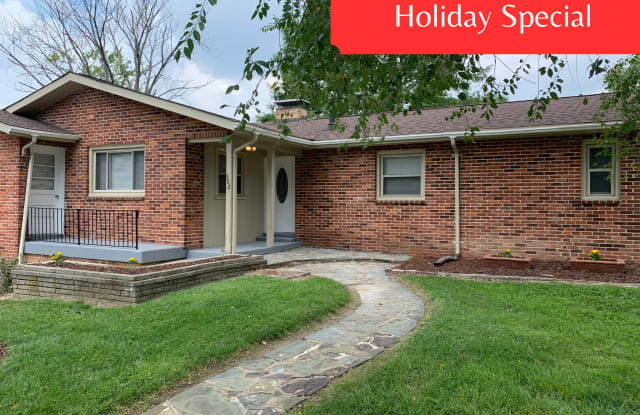 302 Hutchinson Rd - 302 Hutchinson Road, Ellisville, MO 63011
