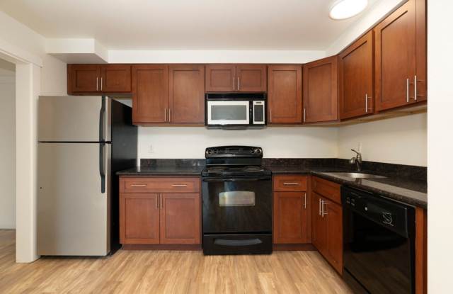 Queen Anne 9 Gallery 1