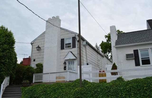 32 BYBERRY ROAD Gallery 2