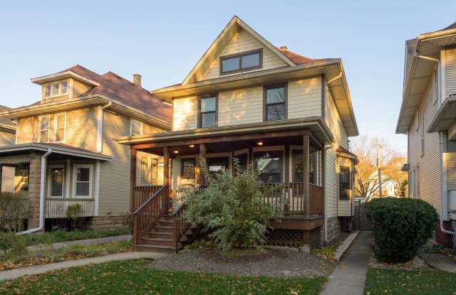 3729 N Lowell Avenue Gallery 1