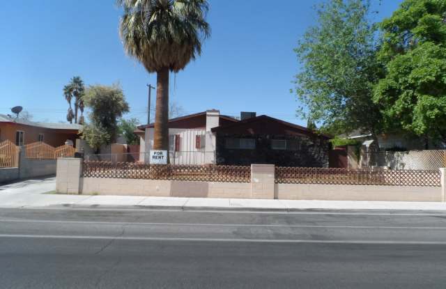 3 Bedroom 1.5 Bathroom Home w/ Pool photos photos
