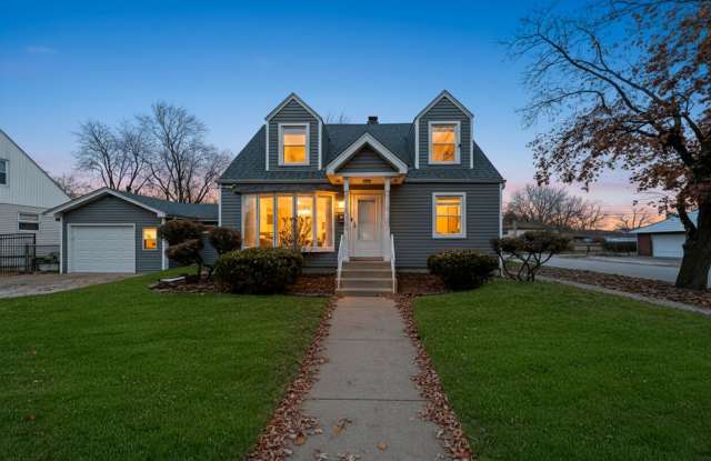 Charming 4BR House in Oak Lawn - 5352 West 90th Street, Oak Lawn, IL 60453