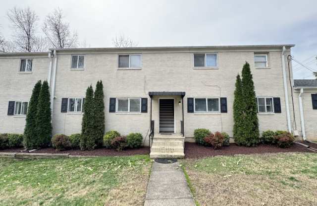 Adorable 2 Bedroom Apartment Convenient to UNCG  Downtown Greensboro photos photos