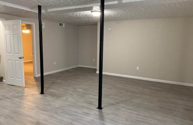 1042 Ascot Court Gallery 4