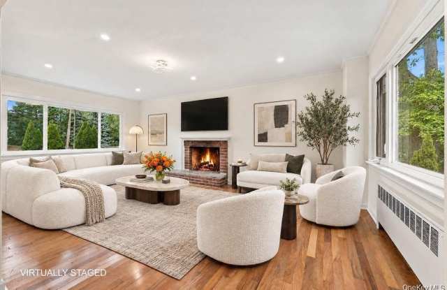 84 Middle Neck Road Gallery 2