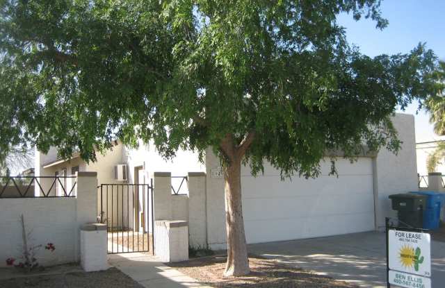 949 E. WAHALLA LANE Gallery 2