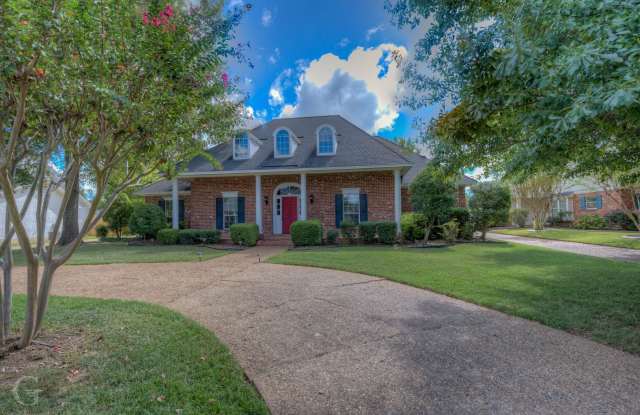 4BD/3BA - 3 Car Garage - 121 Southwood Drive, Bossier City, LA 71111