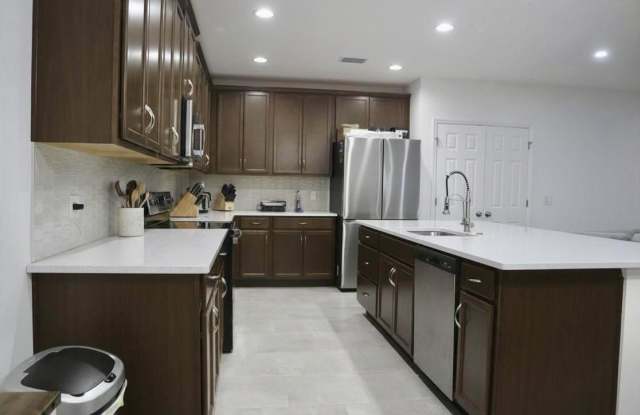 260 Hamlet Lp Gallery 4