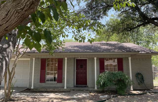 2024 Bowling Green St - 2024 Bowling Green Street, Denton, TX 76201