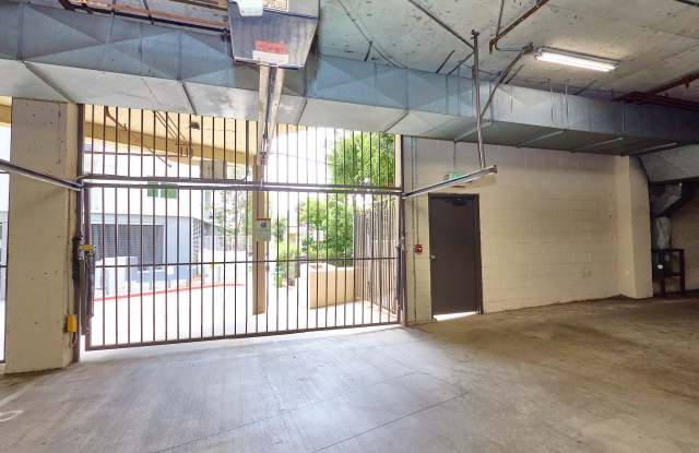 1632 N. Formosa Ave. Gallery 3