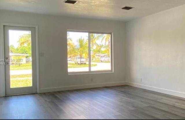 193 SW 37th Ave - 193 Southwest 37th Avenue, Fort Lauderdale, FL 33312