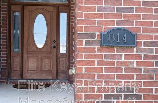 814 11TH Street Gallery 2