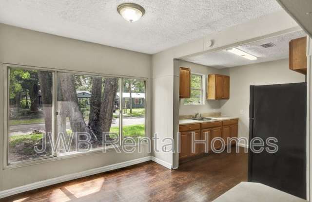 2147 Allandale Cir N Gallery 4