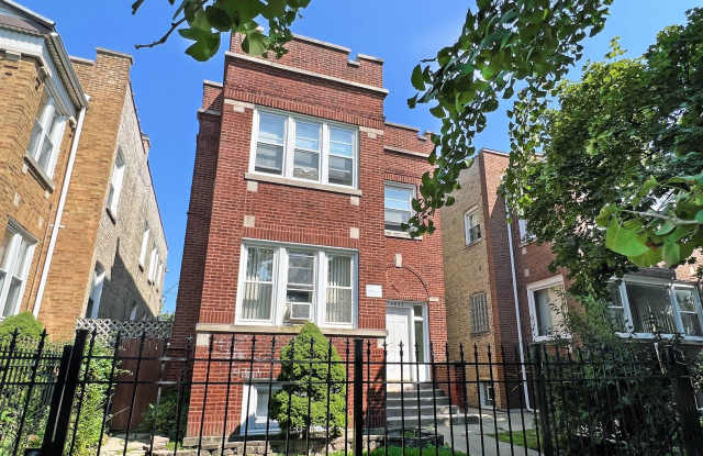 4843 N DRAKE Avenue Gallery 1