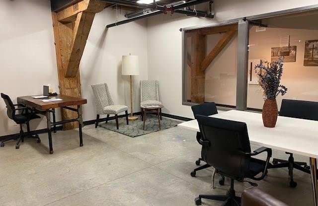 900 Jackson Gallery 4