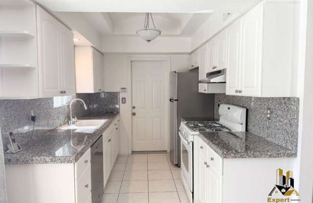 5620 Greenacres Way Gallery 4