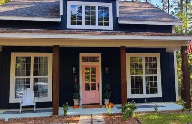 Charming 2BR House in Coldspring photos photos