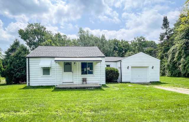 Nice 2bd / 1 ba house with attached garage and spacious yard photos photos