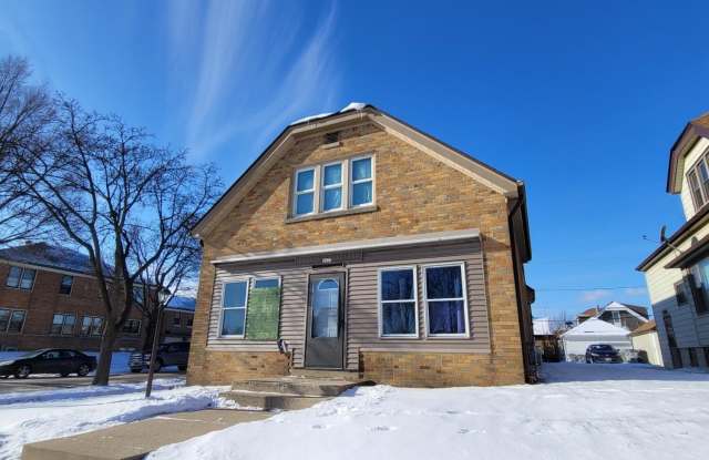 3277 S 10th St - 3277 South 10th Street, Milwaukee, WI 53215 3277 S 10th St - 3277 South 10th Street, Milwaukee, WI 53215