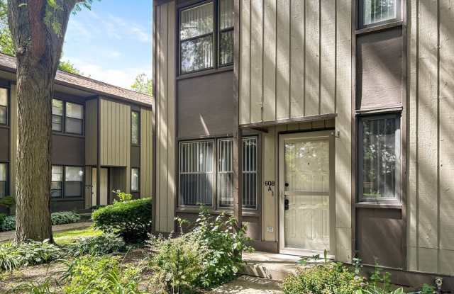608 N Hough Street photos photos
