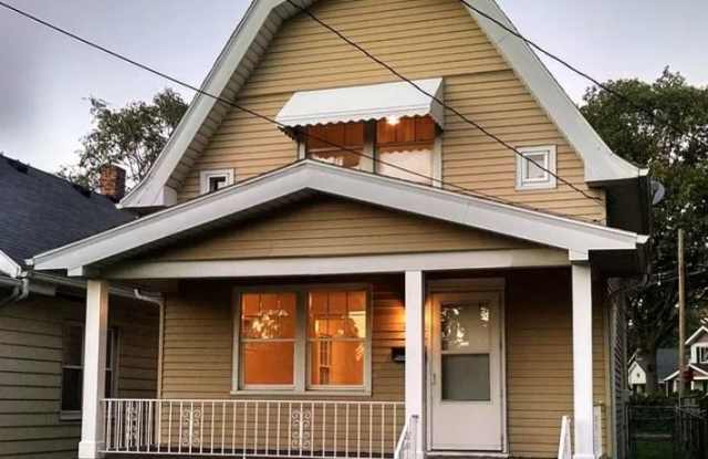 621 Dearborn Avenue photos photos