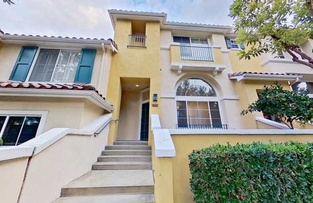 1002 Reggio Aisle, Irvine: Spacious 3 Bed 2.5 Townhouse! photos photos