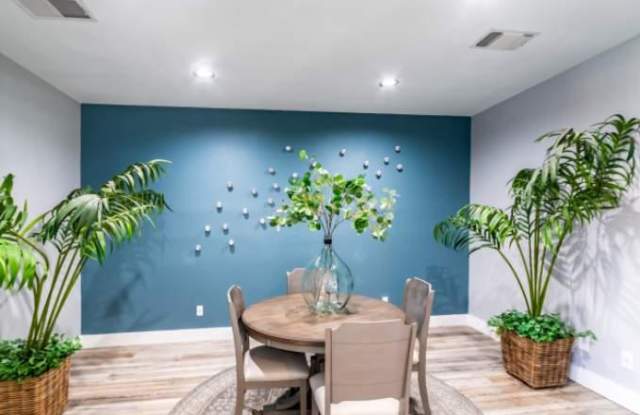 2064 Cedar Bend Dr Gallery 4