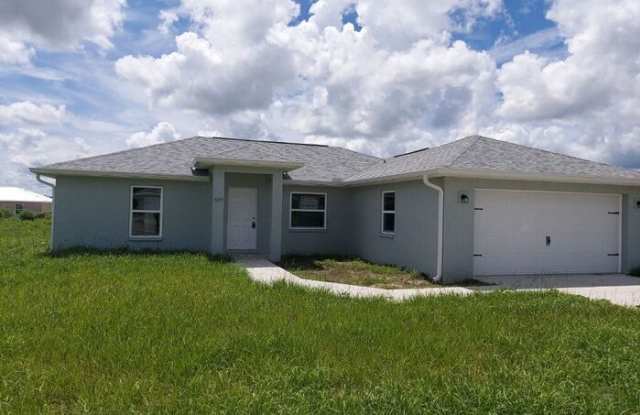 120 North Cunningham Avenue - 120 North Cunningham Avenue, Citrus County, FL 34453