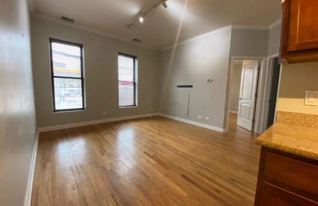 815-817 West Addison photos photos