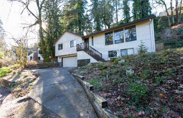 Stunning Five-Bedroom Rental in Milwaukie, Oregon: Your Perfect Home Awaits! Gallery 3