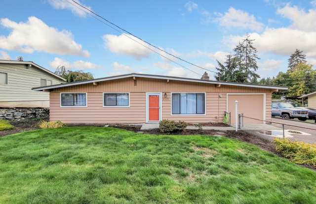 Charming Rambler with Ample Parking and Great Location photos photos