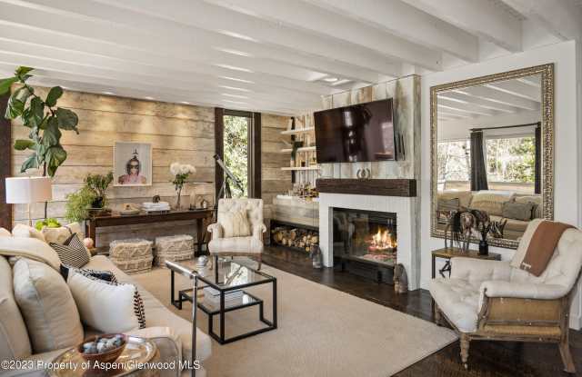 122 Eastwood Drive Gallery 2