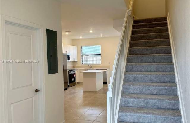 12879 SW 232nd LN Gallery 4