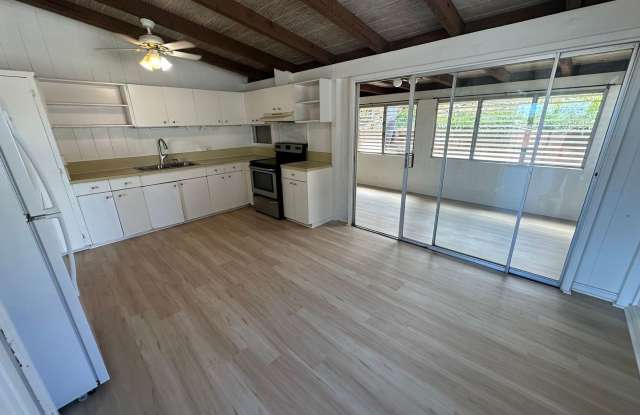 3 BD / 2 BA House in Pearl City! Gallery 4